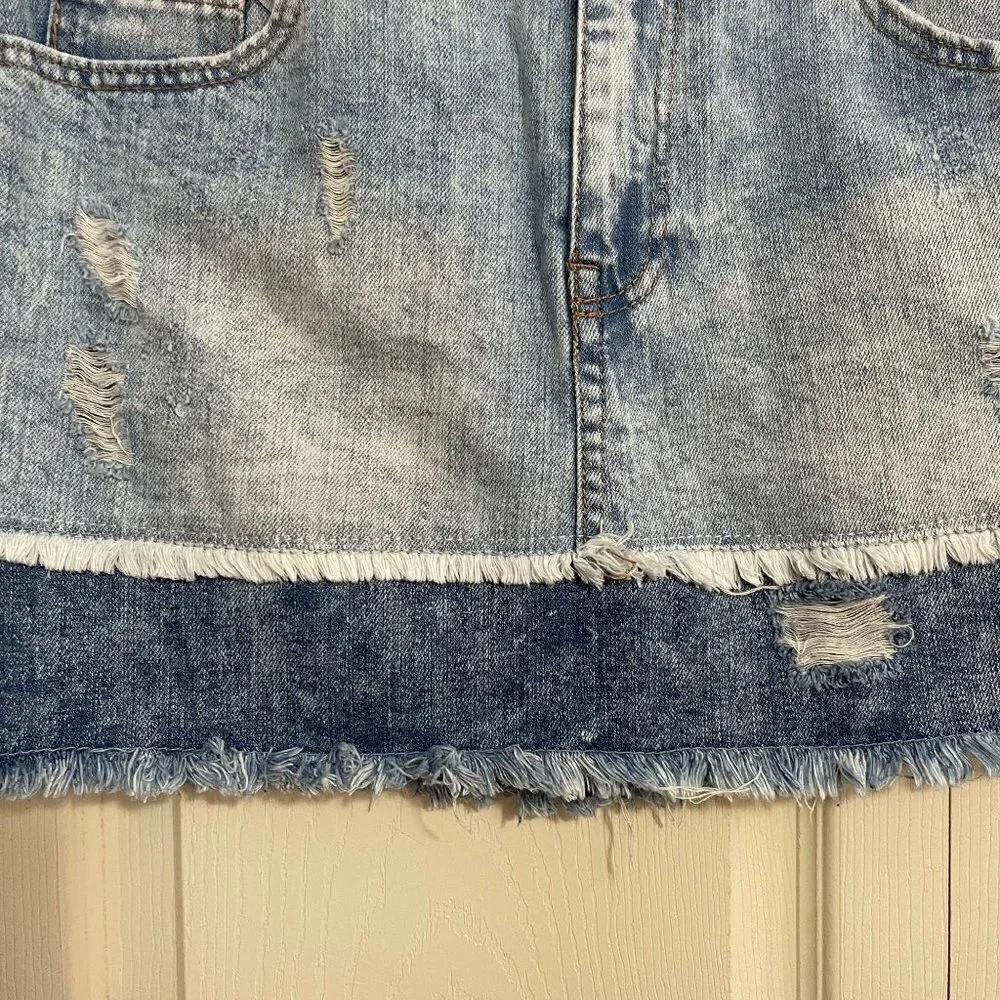Highway Women's Colorblock Raw Hem Distressed Denim Mini Jean Shirt Size 5/6